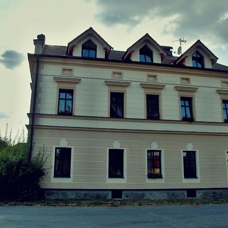 Penzion Haydnuv Dum Dolní Lukavice Exteriör bild
