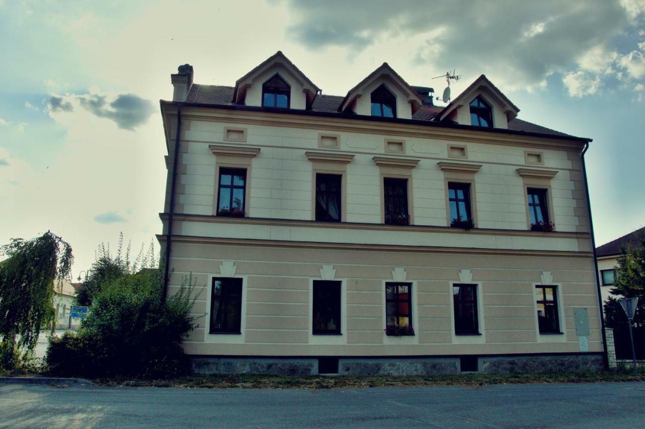 Penzion Haydnuv Dum Dolní Lukavice Exteriör bild